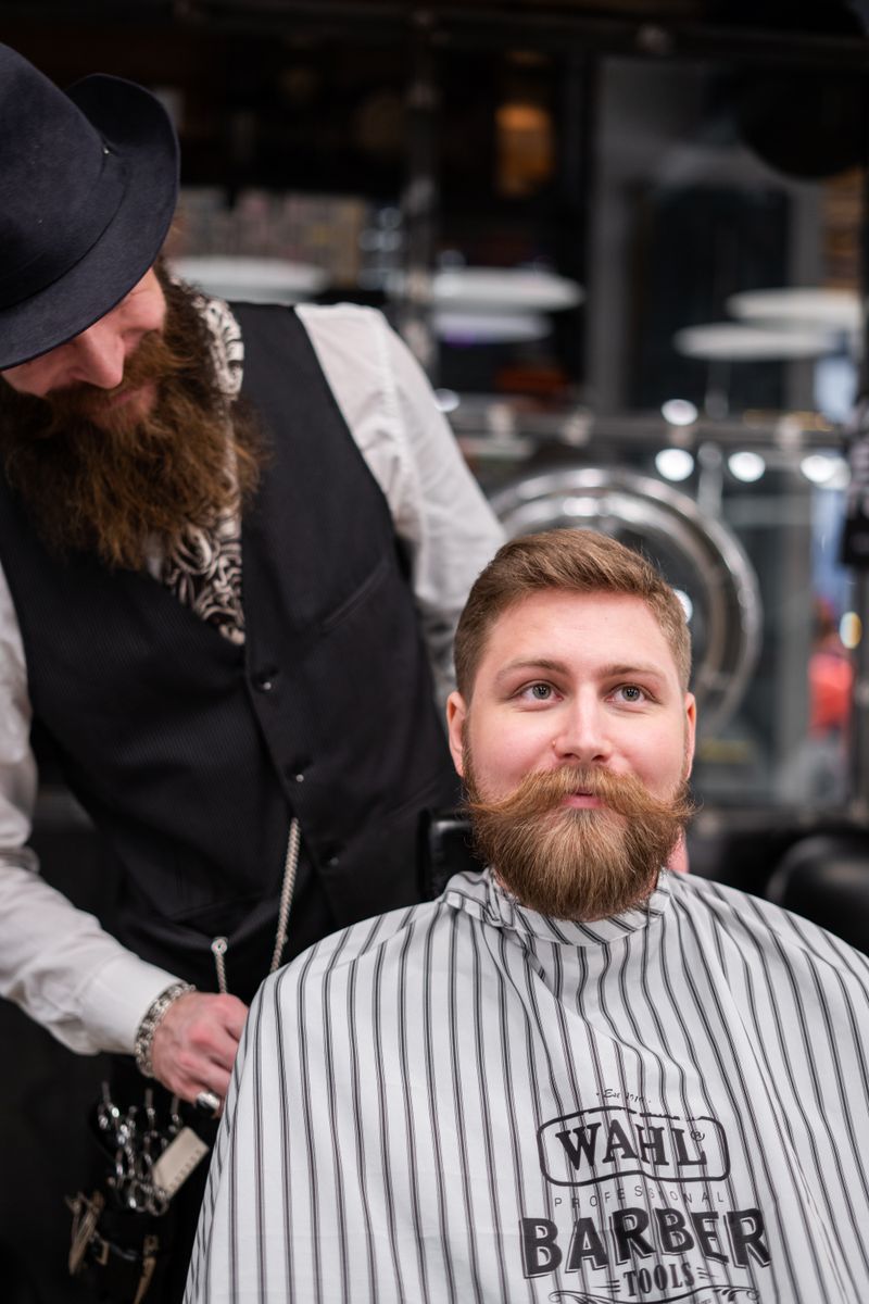 Portret brivca Anže Rupnik, Barber