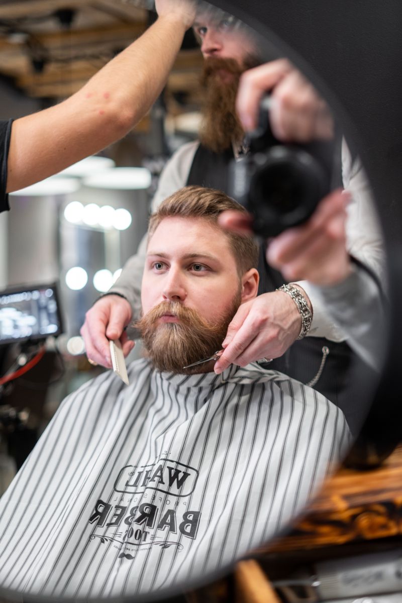 Portret brivca Dejan Petrič, Barber · Nega brade